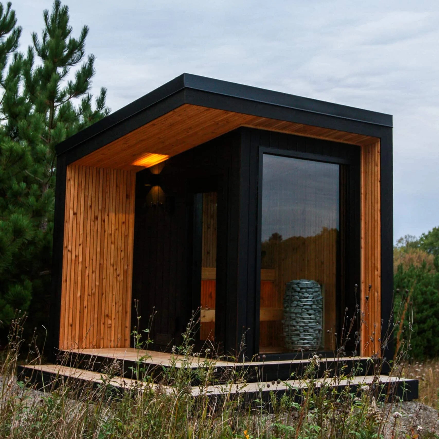 Outdoor Traditional Cedar Sauna with Porch – Up to 3 Persons